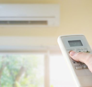 Como manter a qualidade do ar interior no verão?