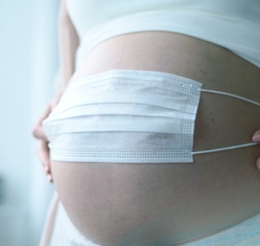 Você sabia que a poluição do ar pode chegar aos bebês durante a gravidez?