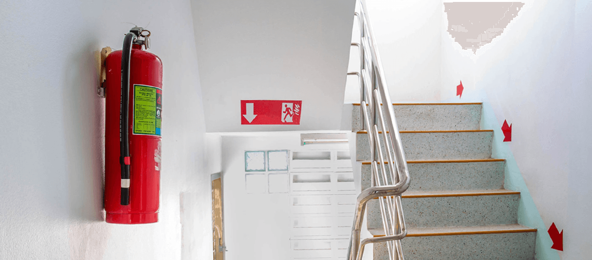 O que é um sistema de pressurização de escadas de emergência? 