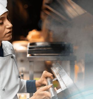 Post: Benefícios da instalação de exaustores em cozinhas industriais